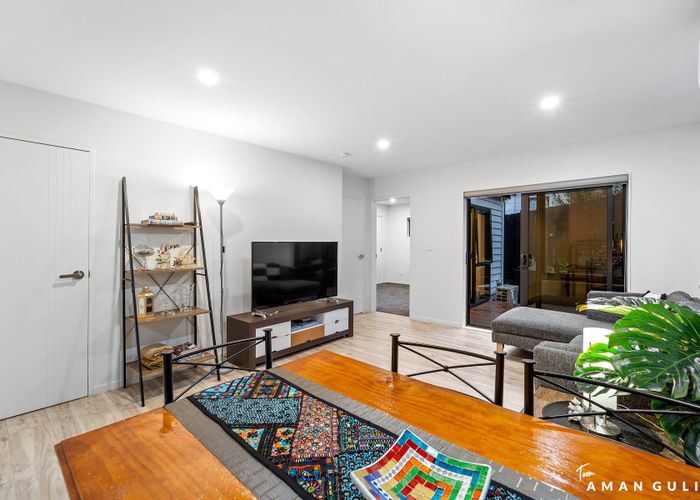  at 21B Craigbank Avenue, New Lynn, Auckland