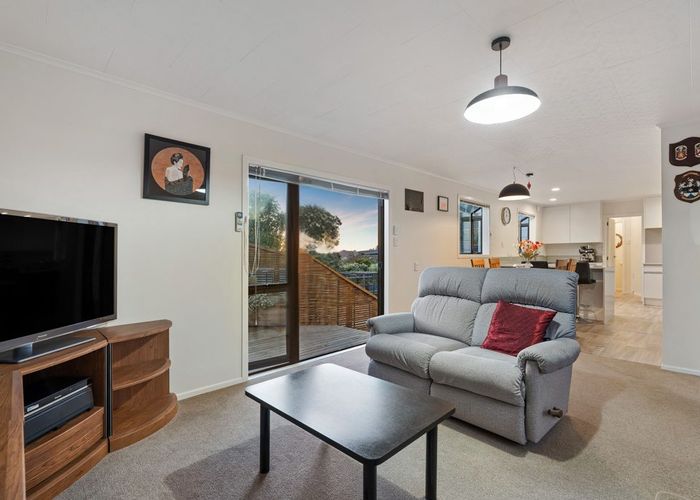  at 76 Stanley Road, Glenfield, North Shore City, Auckland