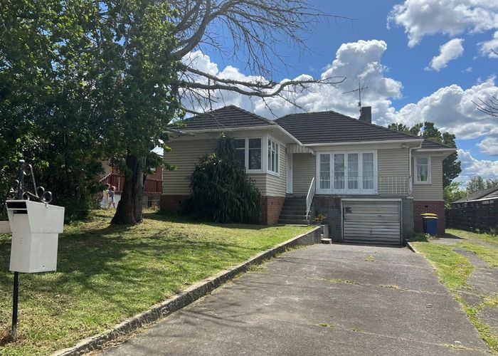 at 84 Roberts Road, Te Atatu South, Waitakere City, Auckland