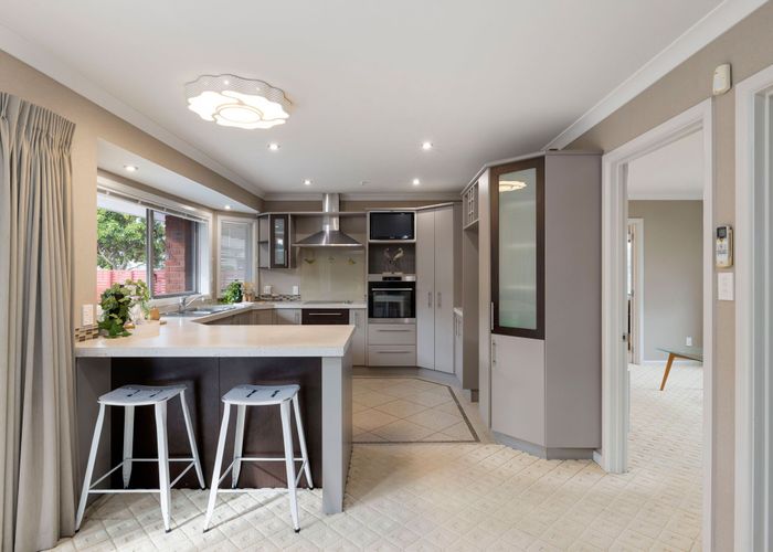  at 28 The Esplanade, Huntington, Hamilton