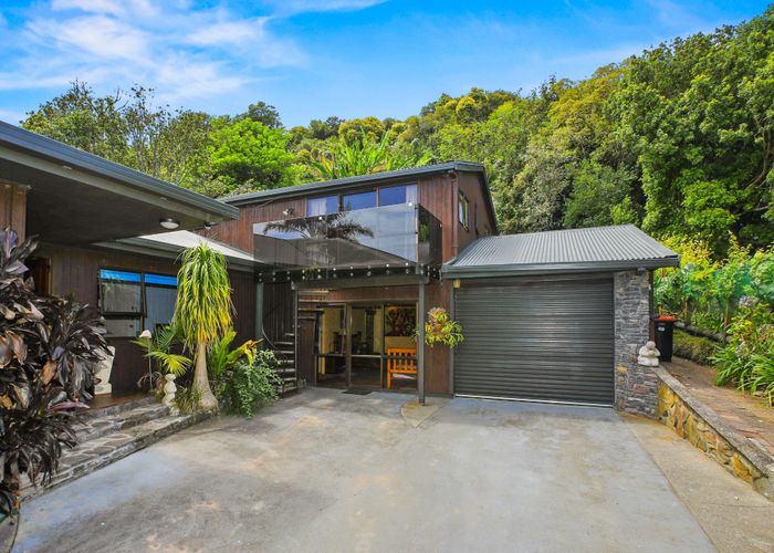  at 304 Thames Coast Sh25 Rd, Thornton Bay, Thames