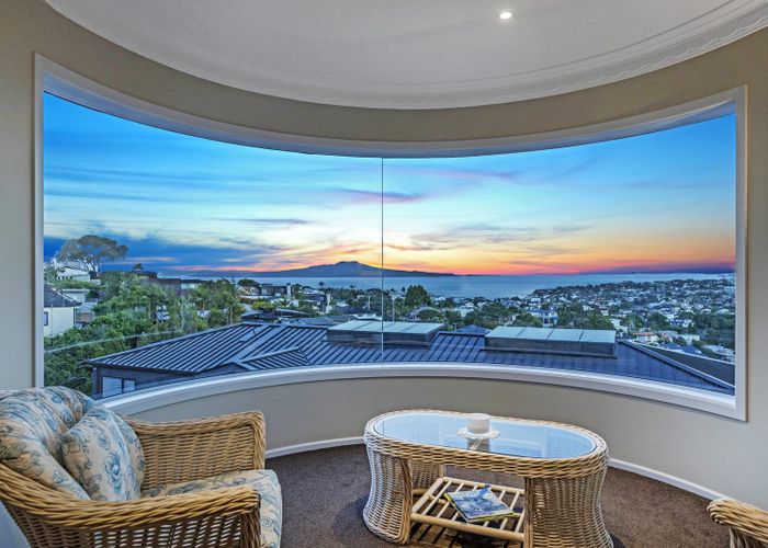 For sale 3 Castor Bay Road, Castor Bay, North Shore City, Auckland