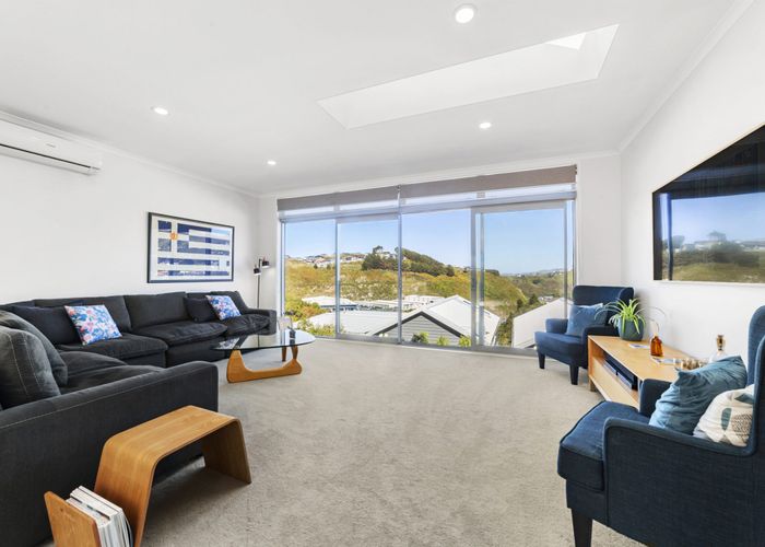  at 35 Cresswell Place, Johnsonville, Wellington