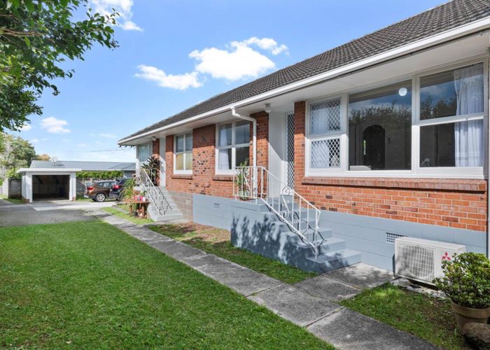  at 2/33 Dominion Street, Takapuna, North Shore City, Auckland