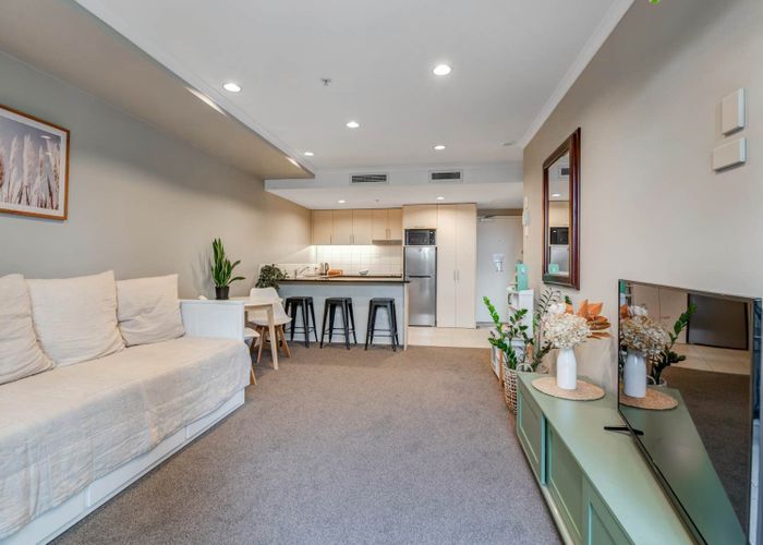  at 210/9-17 Byron Avenue, Takapuna, North Shore City, Auckland