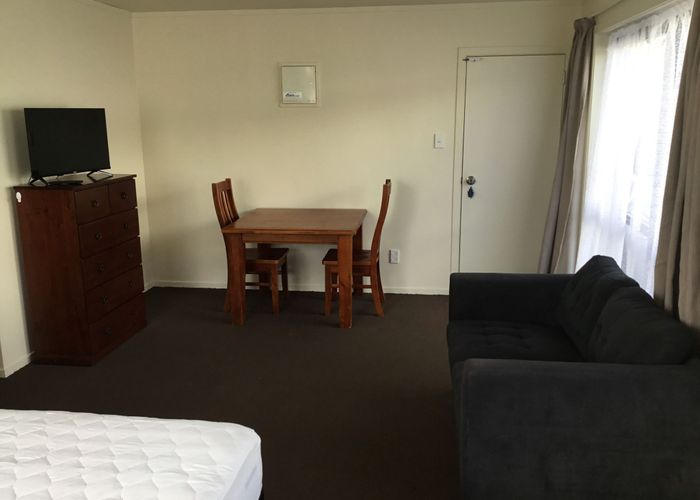  at 4/8B Schnapper Rock Road, Albany, North Shore City, Auckland