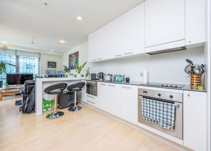  at 607/30 Beach Road, Auckland Central, Auckland