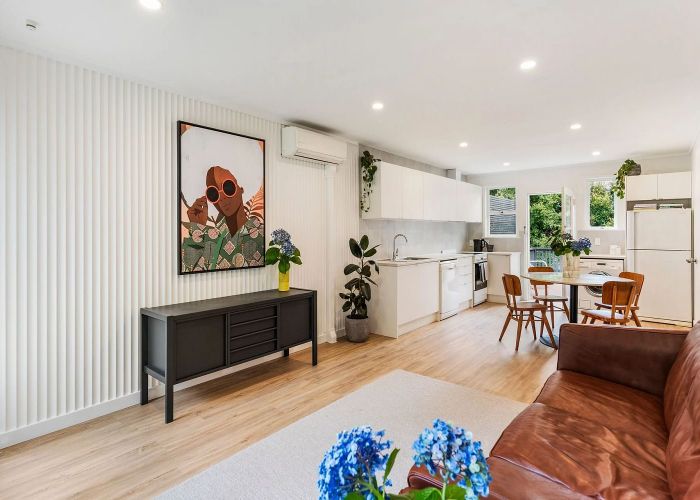  at 6/134 Edmonton Road, Te Atatu South, Auckland