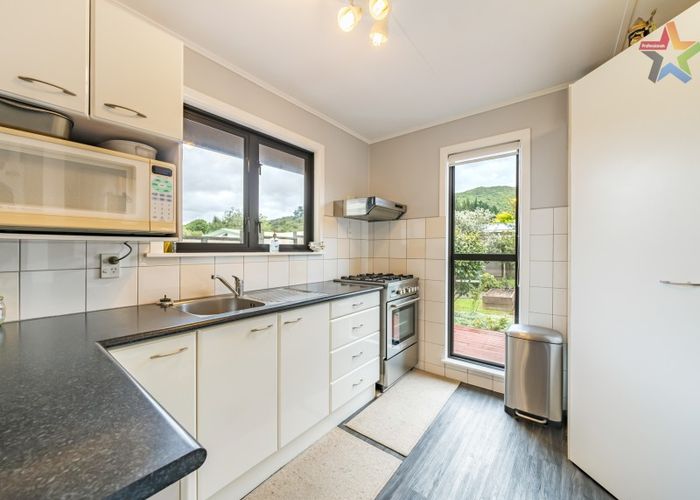  at 325 Wellington Road, Wainuiomata, Lower Hutt