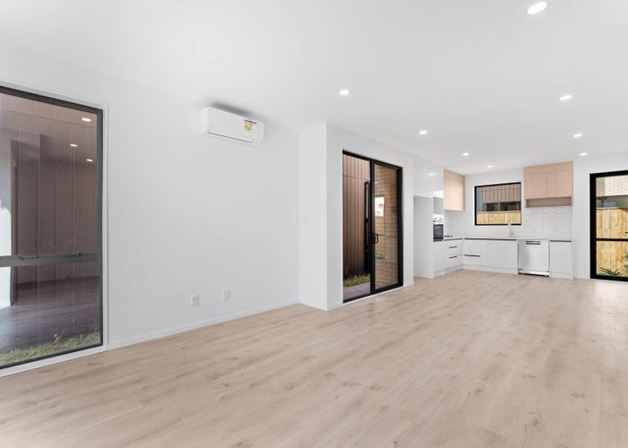  at 10 Papai Lane, Massey, Waitakere City, Auckland