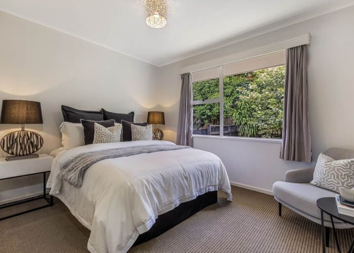  at 4/213 Penrose Road, Mount Wellington, Auckland