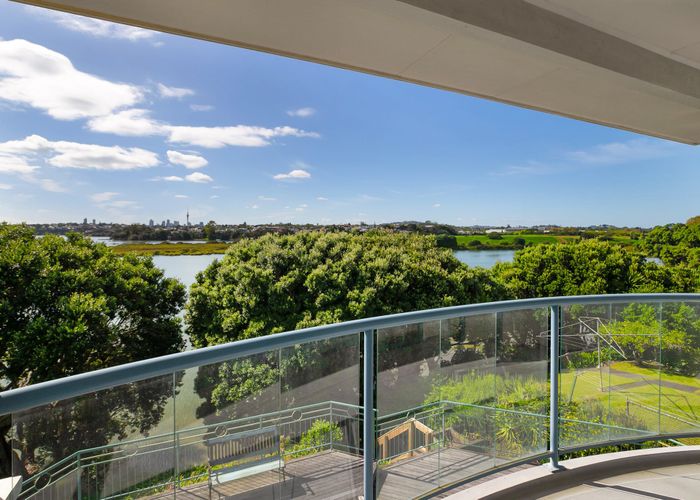  at 7 Bangor Street, Point Chevalier, Auckland