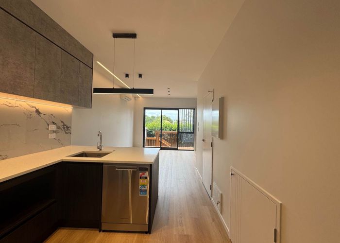  at 5/7 Brookfield Road, Te Atatu Peninsula, Auckland