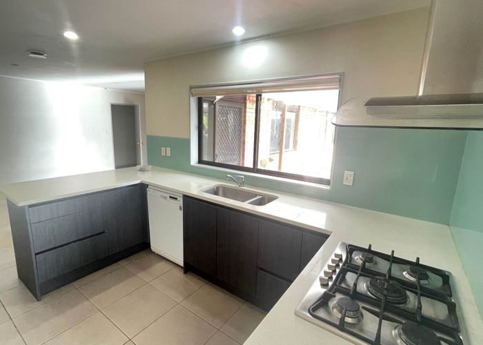  at 9 Drysdale Place, Somerville, Manukau City, Auckland