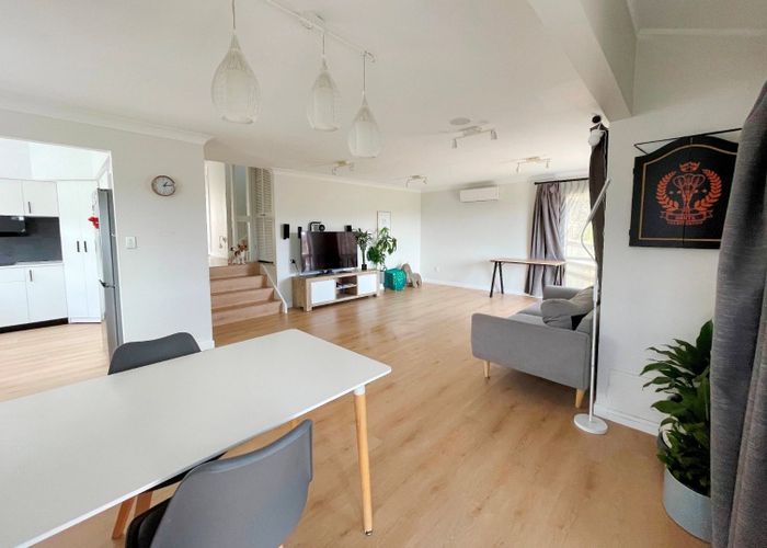  at 3/90 Aberdeen Road, Campbells Bay, North Shore City, Auckland