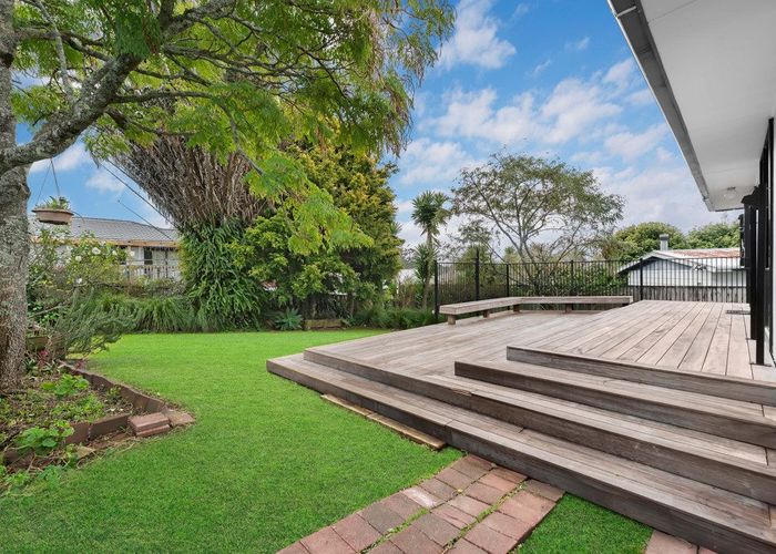  at 1/25 Taranui Place, Henderson, Waitakere City, Auckland