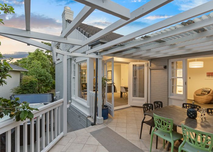  at 10 Temple Street, Meadowbank, Auckland