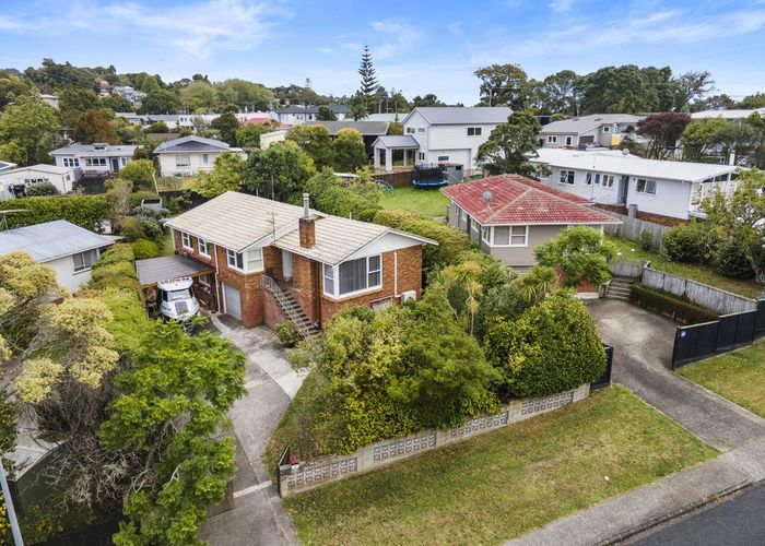  at 77 La Rosa Street, Green Bay, Auckland
