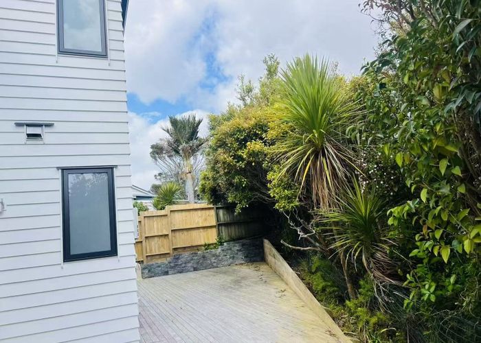  at 30 Park Rise, Campbells Bay, North Shore City, Auckland
