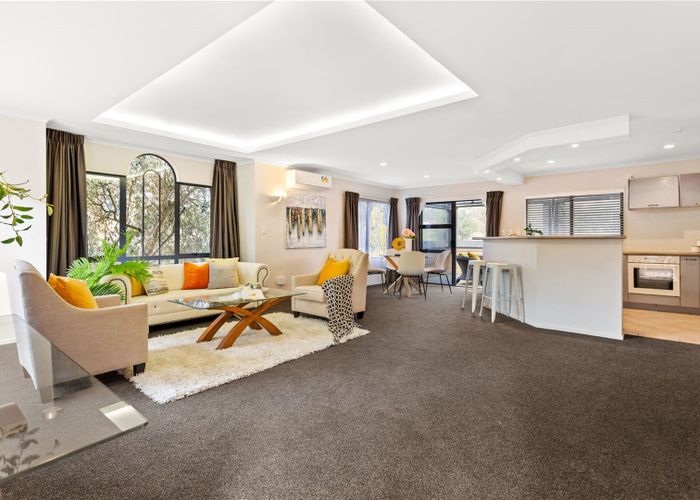  at 1/22 Lagoon Way, West Harbour, Auckland