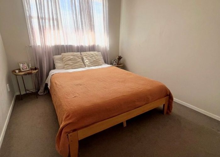  at 21C Nutsey Avenue, Northcote, North Shore City, Auckland