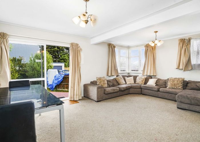  at 15 Odette Street, Bader, Hamilton