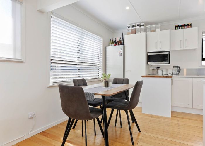  at 11 Swaffield Road, Papatoetoe, Auckland