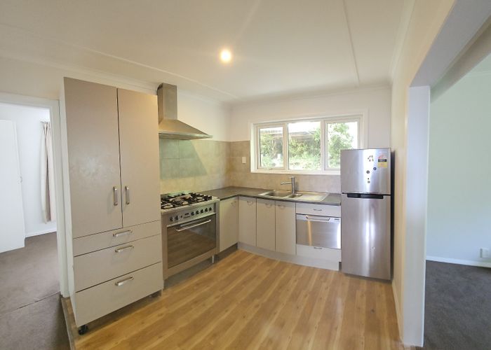  at 43 Lyndfield Lane, Newlands, Wellington