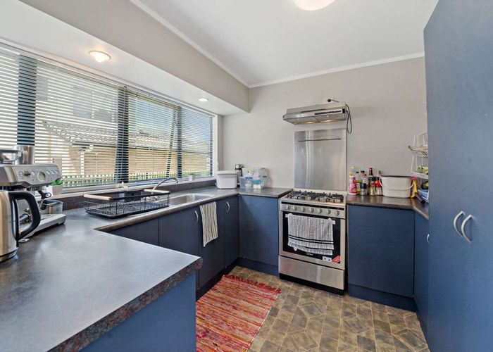  at 32 Busby Street, Blockhouse Bay, Auckland