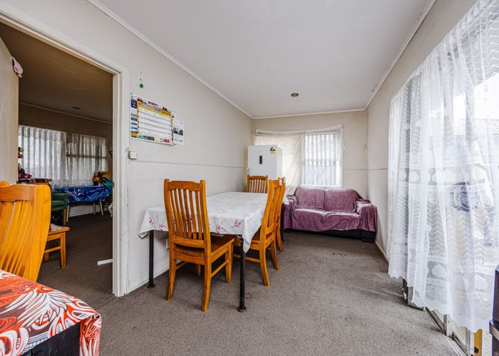  at 12 Clutha Crescent, Otara, Manukau City, Auckland