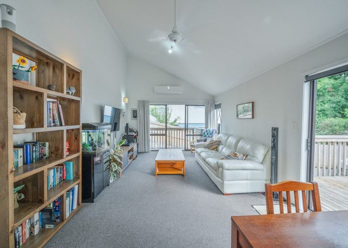  at 6 Mahoe Glade, Patumahoe, Pukekohe