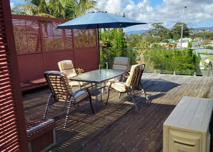  at 15 Van Dyke Pl, West Harbour, Waitakere City, Auckland