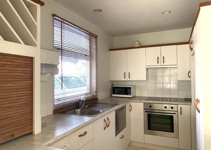  at 2/24 Mansfield Ave, Merivale, Christchurch City, Canterbury