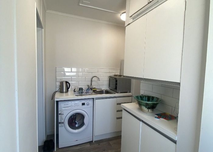  at 2/37B Plunket Street, Kelburn, Wellington, Wellington