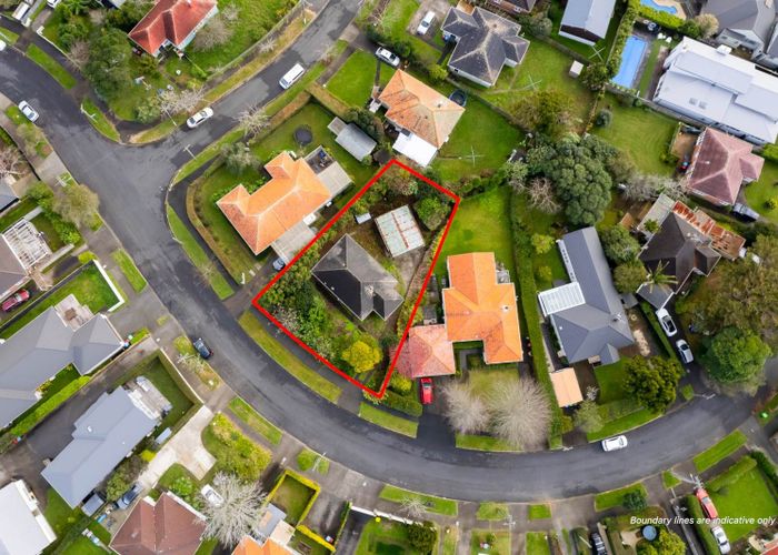  at 32 Tahapa Crescent, Meadowbank, Auckland