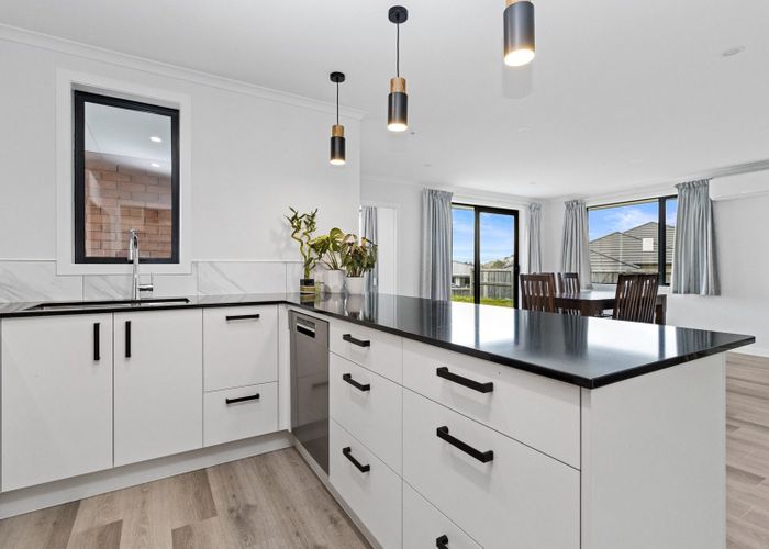  at 8 Waitihi Way, Rototuna, Hamilton, Waikato