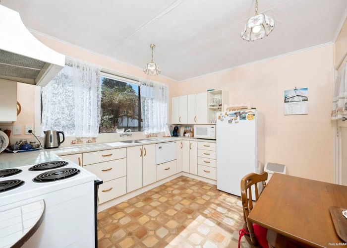  at 16 Enderby Drive, Te Atatu Peninsula, Waitakere City, Auckland