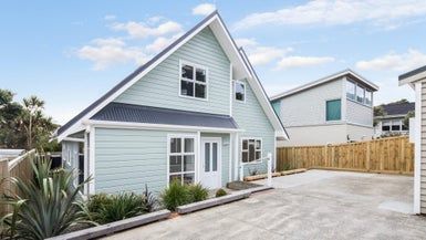  at 27B Pinnacle Street, Seatoun, Wellington