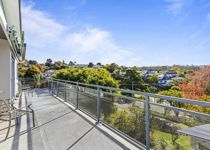  at 19 Woodside Avenue, Northcote, North Shore City, Auckland