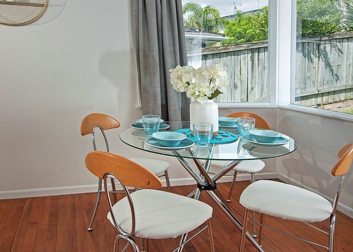  at 2/6 Braebank Lane, Te Atatu South, Auckland