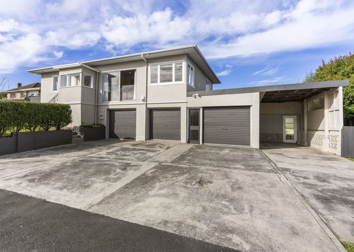  at 1 Lavelle Road, Henderson, Auckland