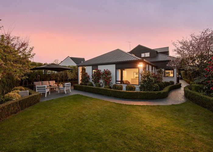  at 4 Wairarapa Terrace, Fendalton, Christchurch City, Canterbury