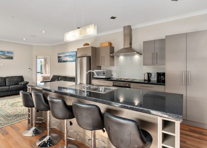  at 12 Alan Lindsay Avenue, Waitarere Beach, Levin