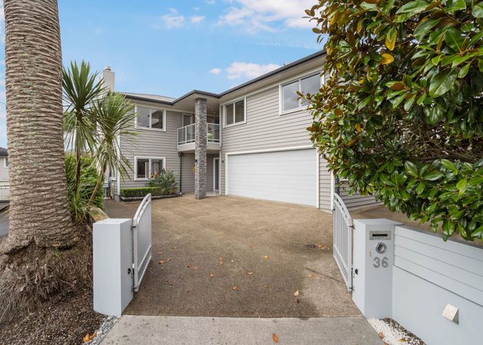  at 1/36 BROWNS BAY RD, rothesay bay, auckland
