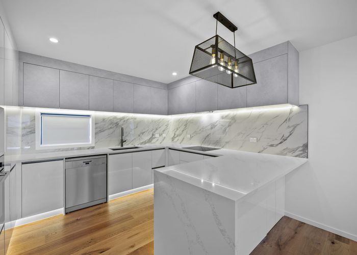  at 4/5 Glendhu Road, Bayview, North Shore City, Auckland