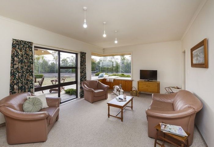  at 515 Roberts Line, Kelvin Grove, Palmerston North