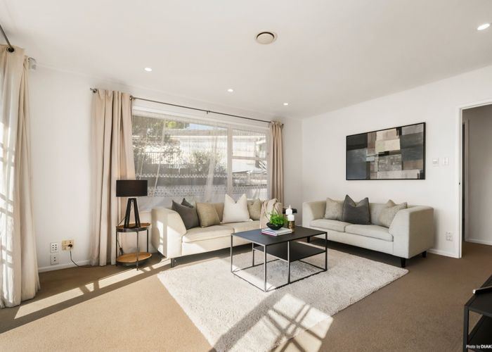  at 1/1a Hatherlow Street, Glenfield, North Shore City, Auckland