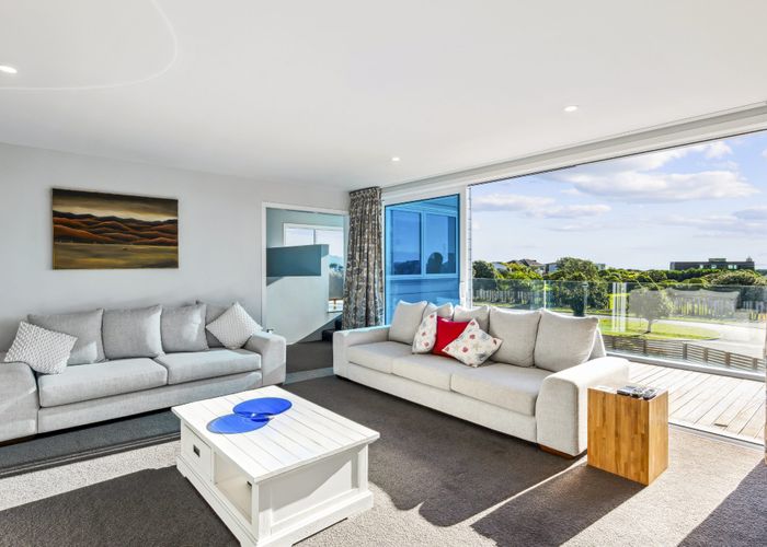  at 156 Field Way, Waikanae Beach, Waikanae