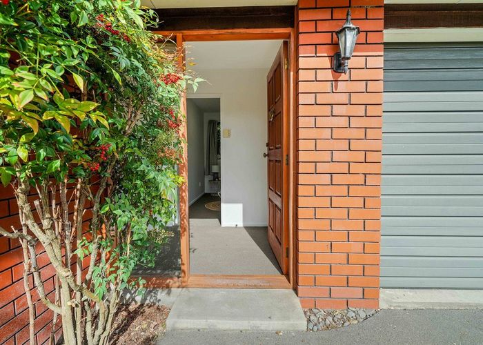  at 2/302A Ilam Road, Burnside, Christchurch