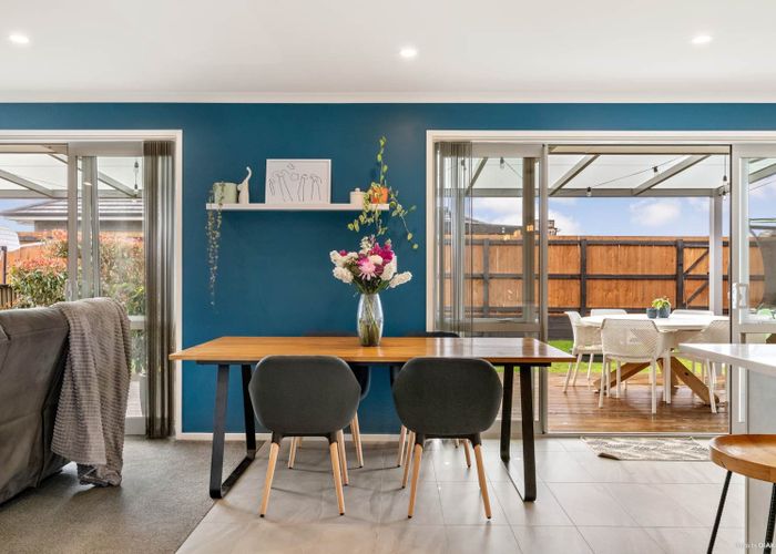  at 9 Tahuna Minhinnick DR, Glenbrook, Glenbrook